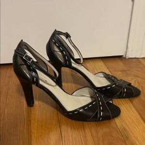 Bandolino blk Loreen leather sandals heels 7.5